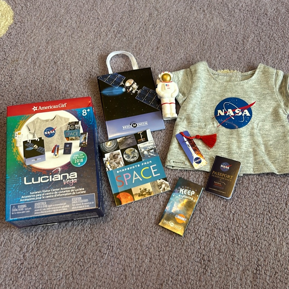 Luciana Vega American girl doll, visitor center accessories